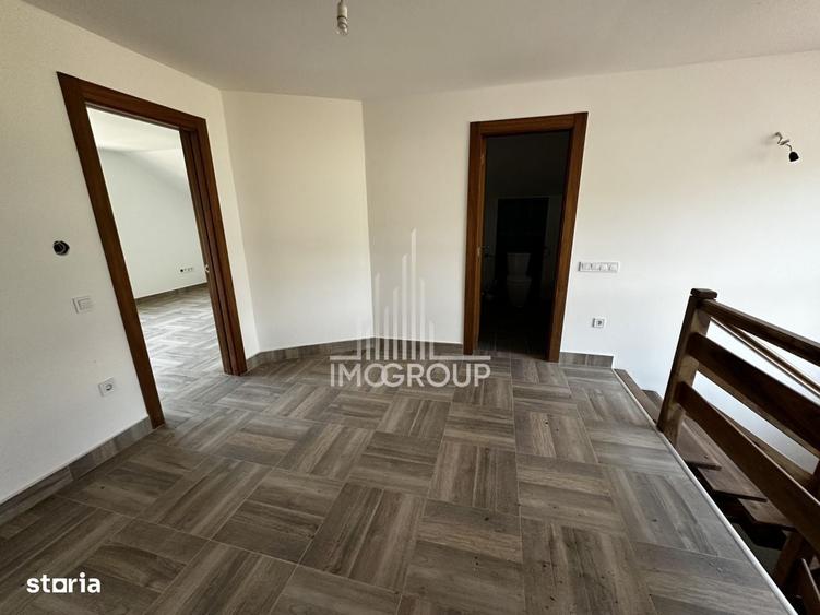 Casă cu 4 camere în Sub Coastă