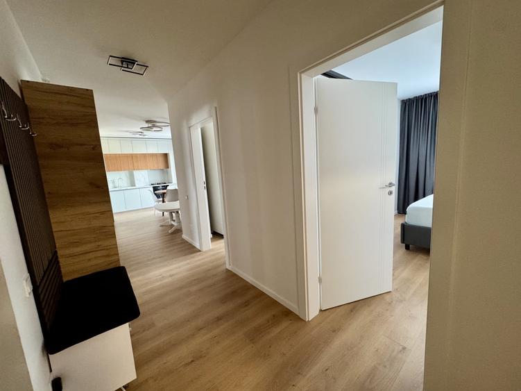 Apartament cu 3 camere semidecomandat, mobilat în Apahida