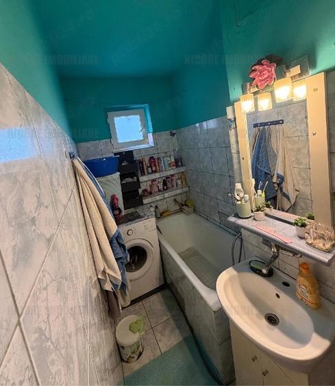 Apartament cu 3 camere decomandat în Șagului