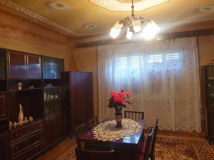 Casă cu 3 camere în Dezești