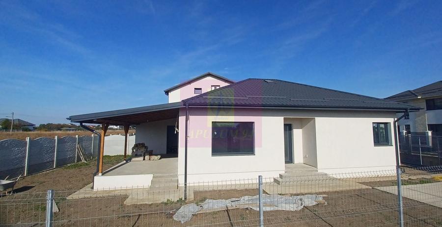 Casă individuală cu 3 camere cu Teren 400 Mp în Săbăreni
