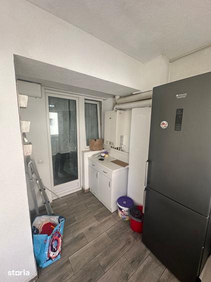 Apartament cu 3 camere în Apărătorii Patriei