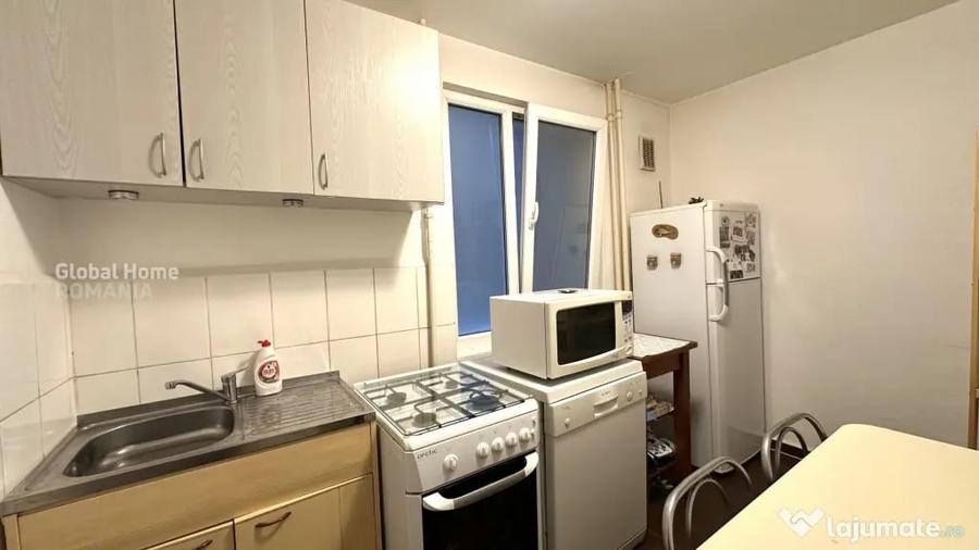 Apartament cu 2 camere decomandat în Calea Victoriei