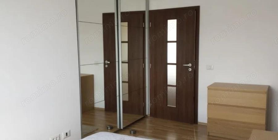 Apartament cu 3 camere semidecomandat în Girocului