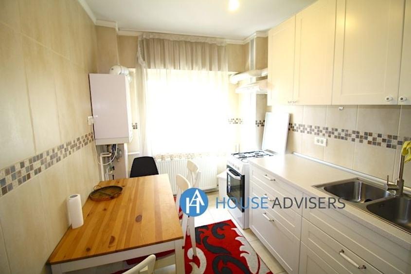 Apartament cu 3 camere, mobilat în Universitate