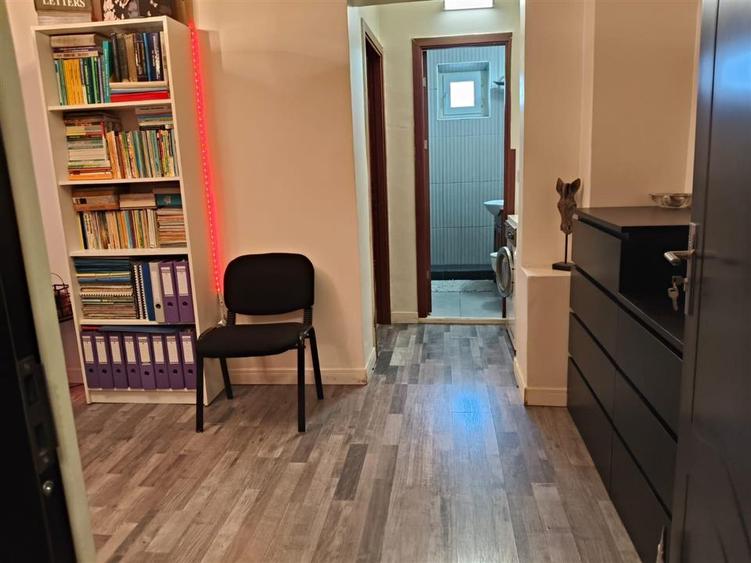 Apartament cu 4 camere decomandat în Viziru 3