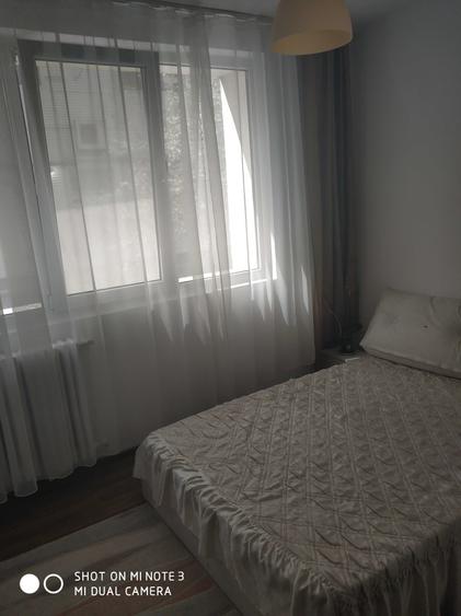 Apartament cu 3 camere decomandat în Progresul