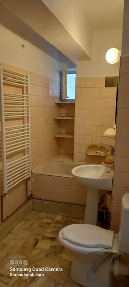Apartament cu 4 camere decomandat în Popoveni