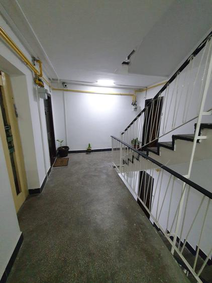 Apartament cu 3 camere decomandat în Ferentari