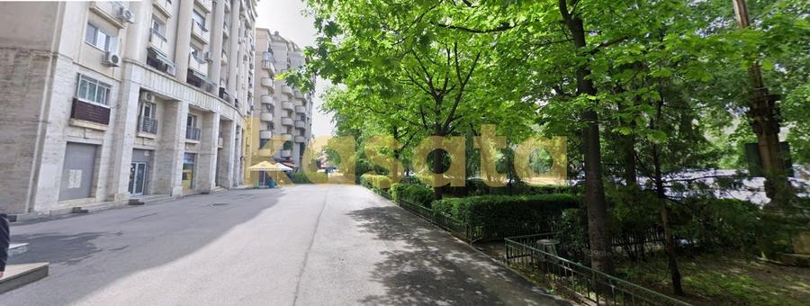 Spațiu comercial, de 83.209999084473 mp, în Libertății
