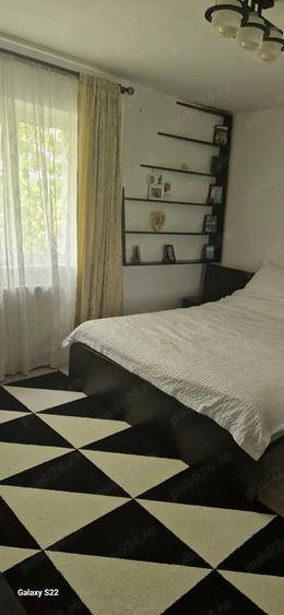 Apartament cu 3 camere decomandat, mobilat în Central