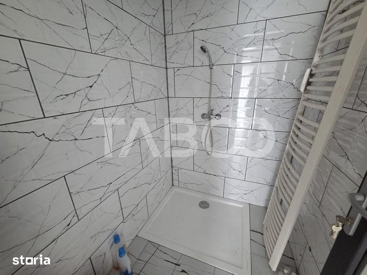 Casă cu 4 camere cu Teren 2000 Mp în Central
