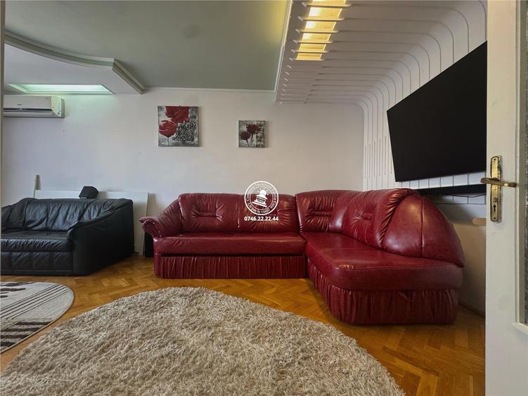 Apartament cu 3 camere decomandat, mobilat în Nicolina