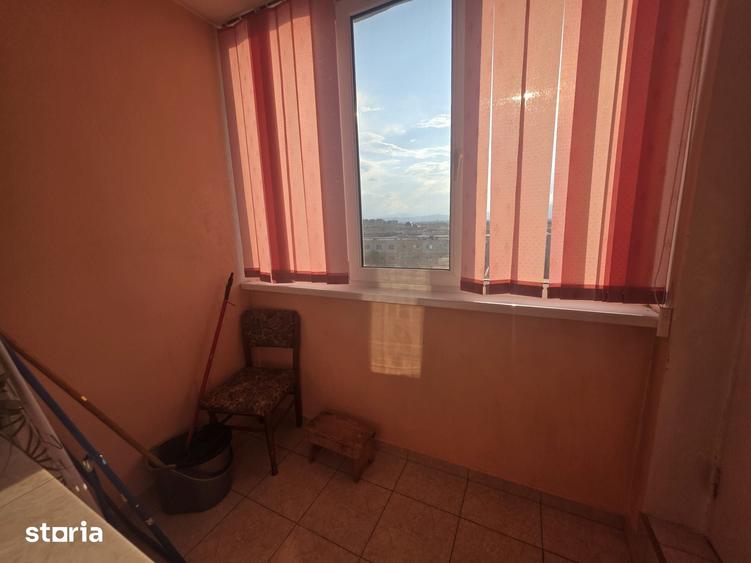 Apartament cu 2 camere decomandat în Tractorul