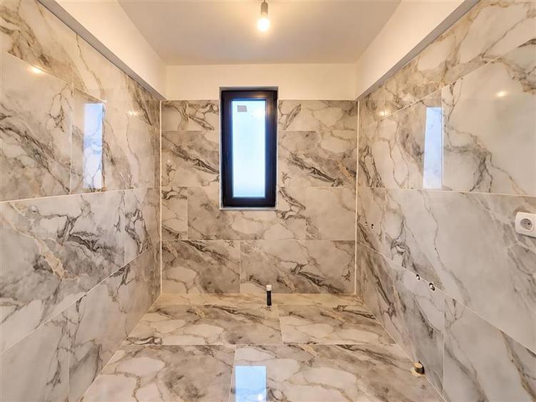 Casă individuală cu 5 camere cu Canalizare în Hărman