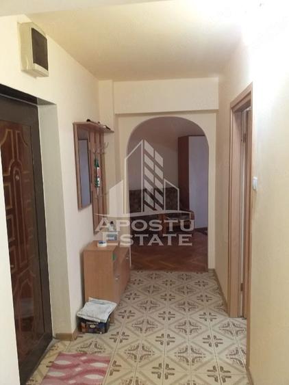 Apartament cu 2 camere decomandat, mobilat în Aradului