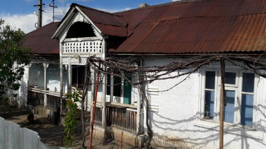Casă individuală cu 5 camere cu Teren 1116 Mp în Nord