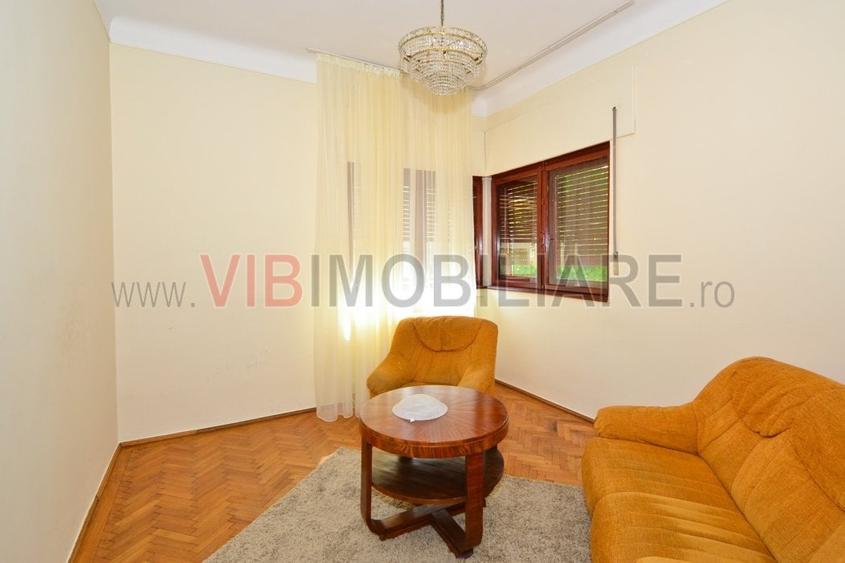 Apartament cu 4 camere semidecomandat în Aviatorilor