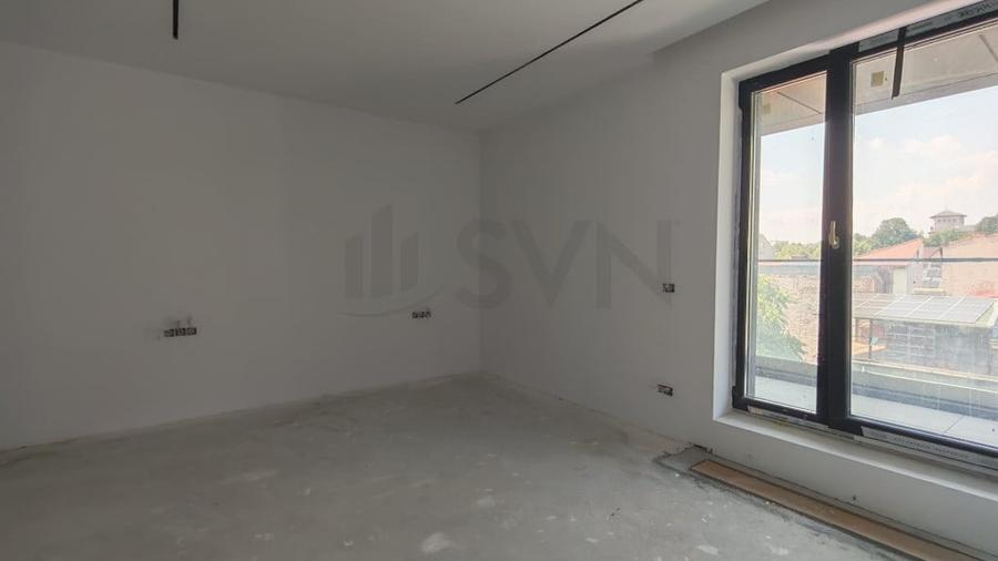 Apartament cu 5 camere decomandat în Parcul Carol