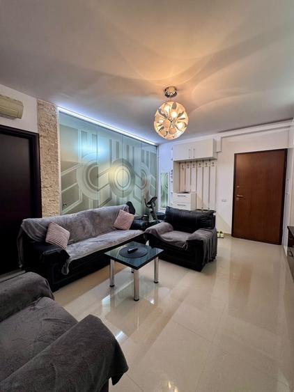 Apartament cu 3 camere semidecomandat în Dobroești