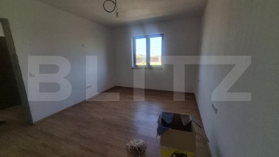 Casă individuală cu 3 camere cu Canalizare în Sud-Vest