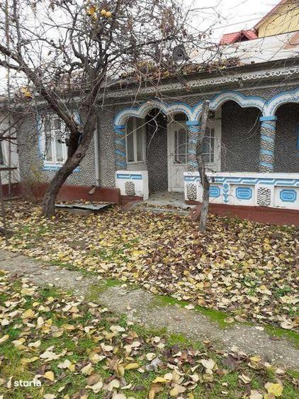 Casă cu 4 camere cu Teren 120 Mp în Drăgănești