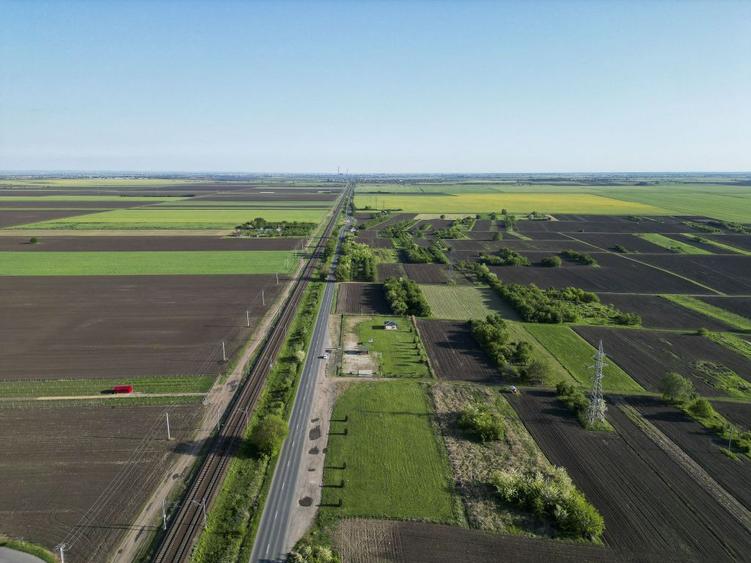 Spațiu comercial, de 4,000 mp, în Central