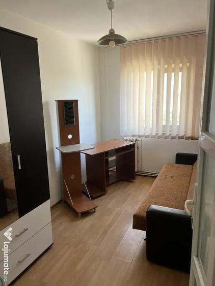 Apartament cu 3 camere decomandat în Canta
