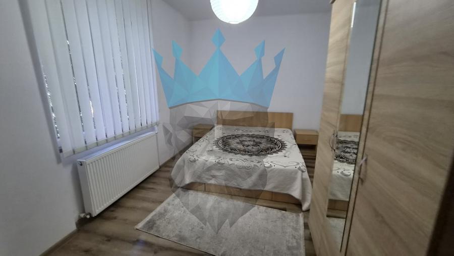 Apartament cu 3 camere decomandat, mobilat în P-ța Romană