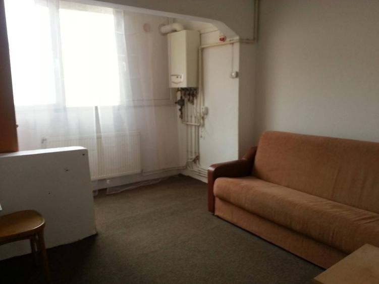 Garsonieră decomandată în Central