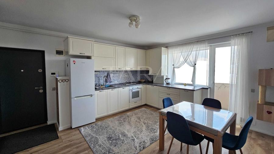 Apartament cu 3 camere decomandat, mobilat în Florești