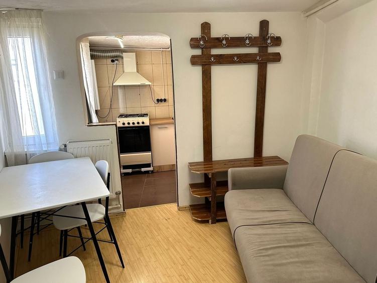 Garsonieră semidecomandată, mobilată în Armeneasca
