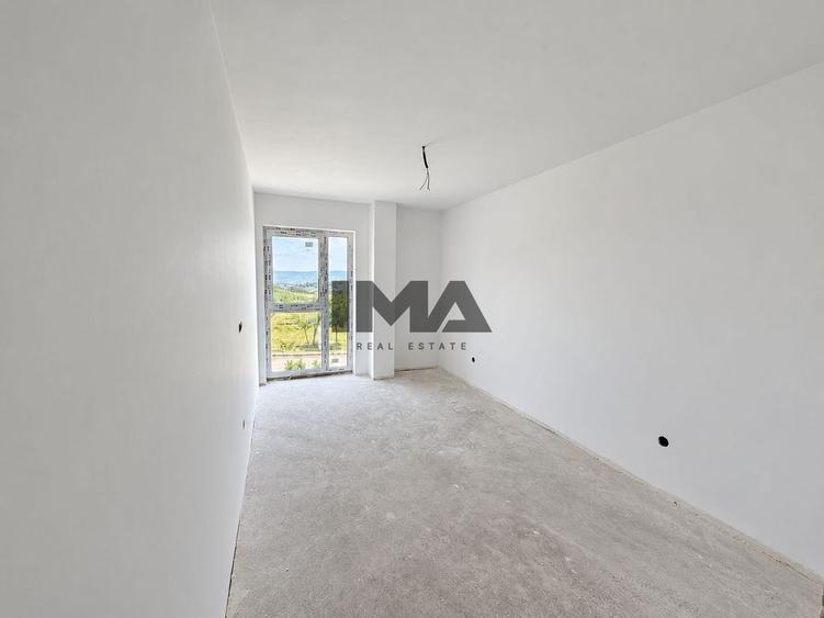 Apartament cu 3 camere semidecomandat în Iris