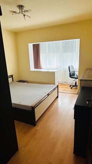Apartament cu 3 camere decomandat, mobilat în Lipovei