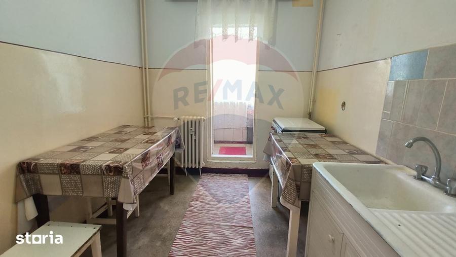 Apartament cu 3 camere decomandat în Micro 17