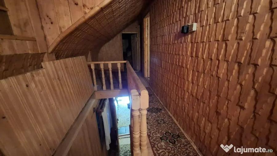 Apartament cu 4 camere în Lepșa