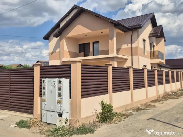 Casă cu 4 camere cu Teren 300 Mp în Central