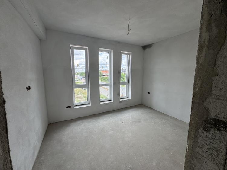 Duplex cu 4 camere cu Canalizare în Moșnița Nouă