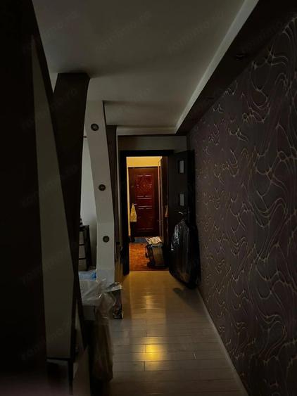 Apartament cu 3 camere decomandat în Drumul Taberei