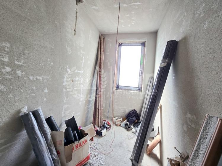 Duplex cu 5 camere cu Canalizare în Dâmbul Rotund
