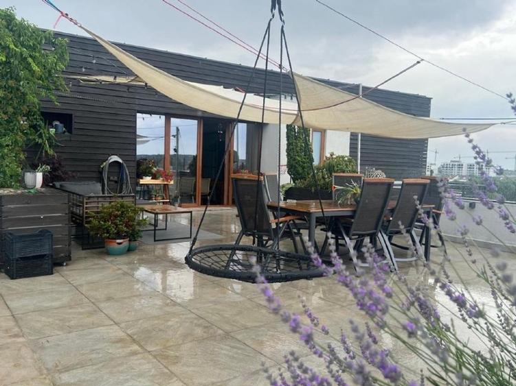 Apartament cu 2 camere semidecomandat, mobilat în Central