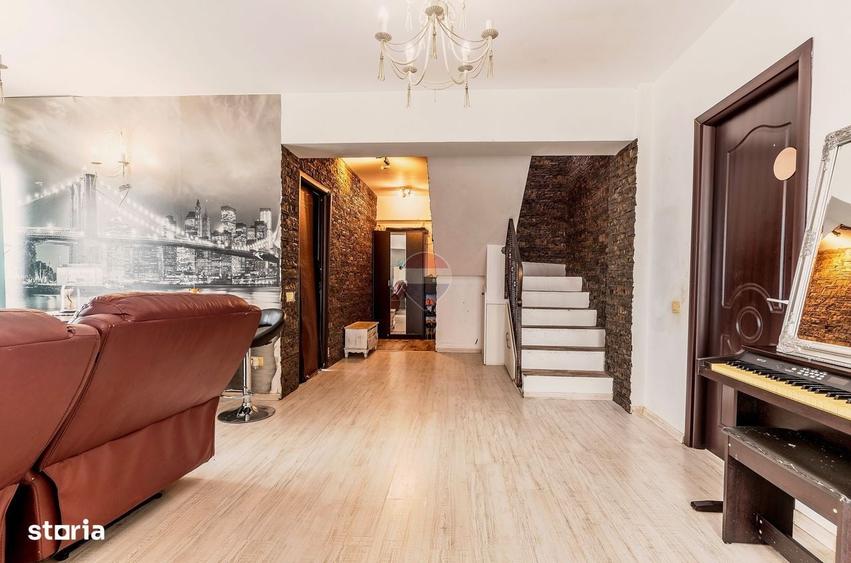Apartament cu 4 camere decomandat în Breazu