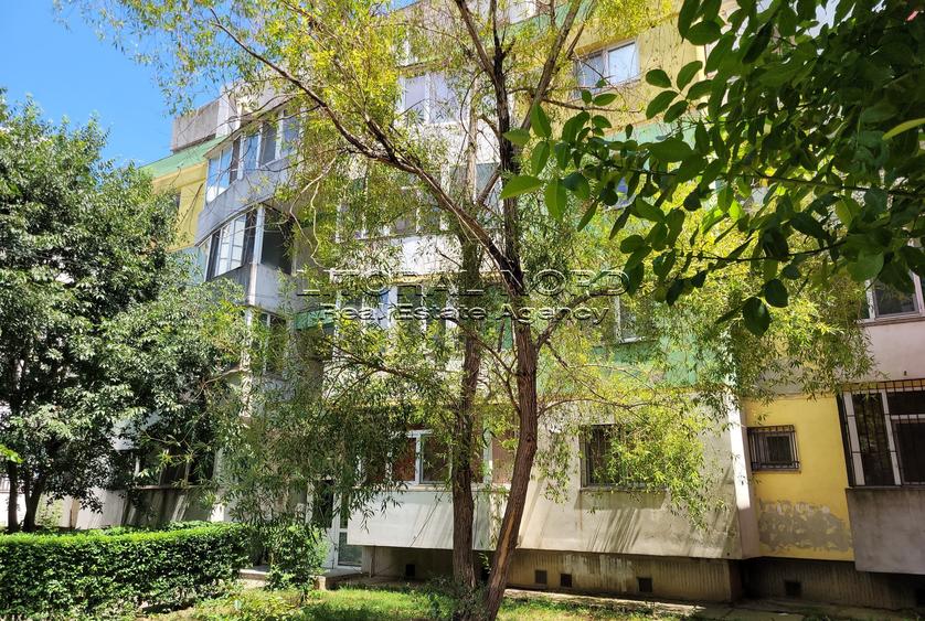 Apartament cu 2 camere decomandat în Poarta 6