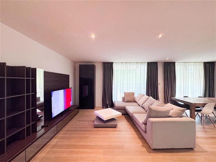 Apartament cu 4 camere decomandat, mobilat în Primăverii