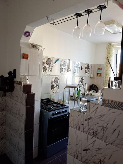 Inchiriez apartament 2 camere - 1