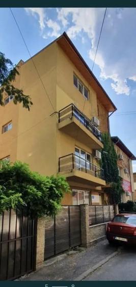 Spațiu comercial, de 220 mp, în Vitan