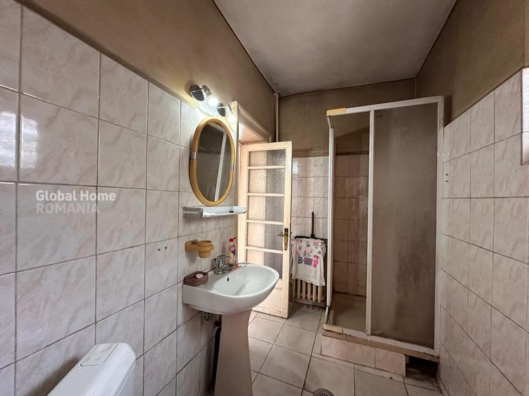 Casă cu 4 camere cu Canalizare în Unirii