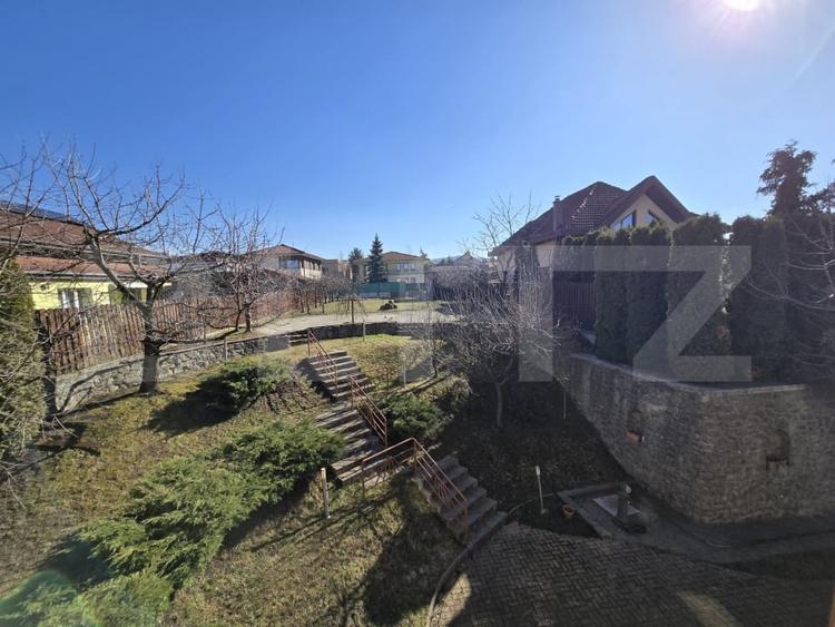 Casă individuală cu 8 camere cu Canalizare în Europa