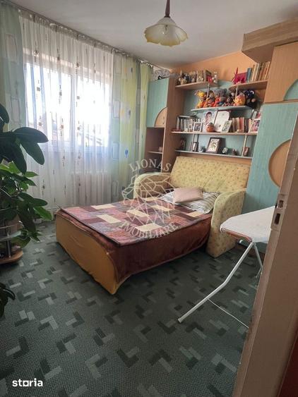 Apartament cu 4 camere decomandat, mobilat în Central