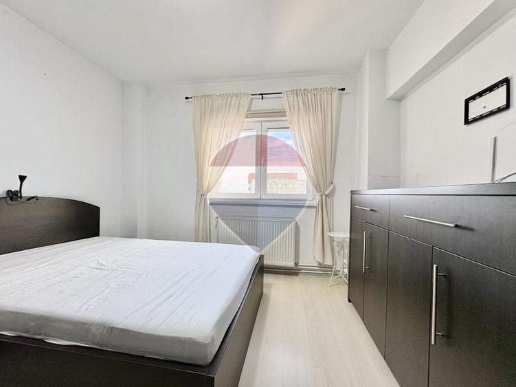 Apartament cu 4 camere semidecomandat, mobilat în Craiter